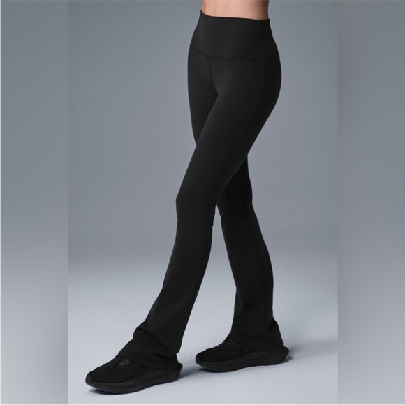 ALO bootcut airbrush leggings in black size S - Picture 2 of 6